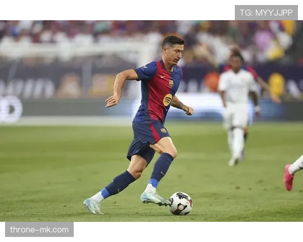 莱万多夫斯基跃居欧洲射手榜第三，波兰神锋持续领跑德甲进攻端