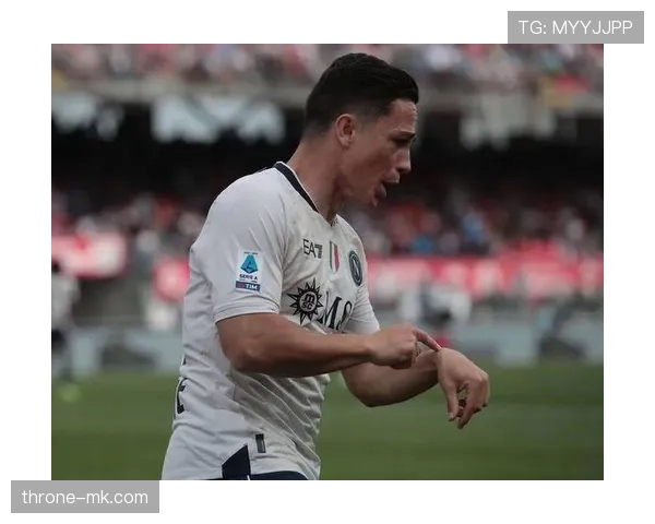 那不勒斯中场稳健发挥助球队状态回暖，全力冲击联赛冠军